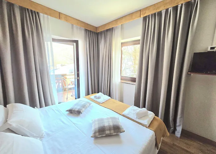 Hotel Comtes De Challant Albergo Etico Valle D'Aosta
