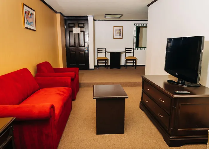 Plaza Hotel And Suites