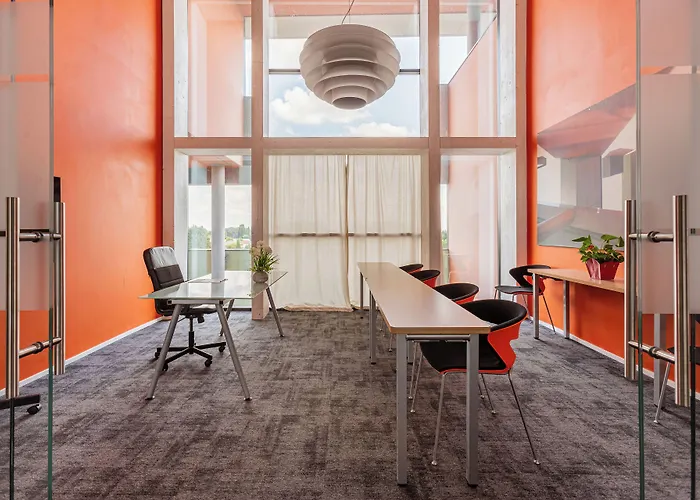 New Ipoint Hotel
