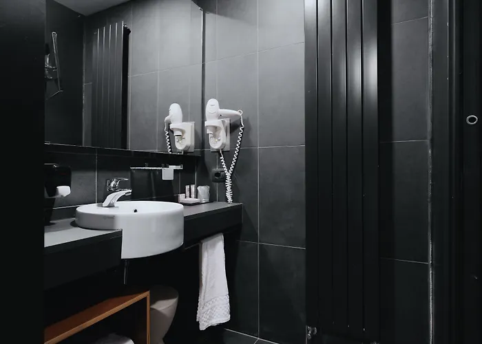 New Ipoint Hotel