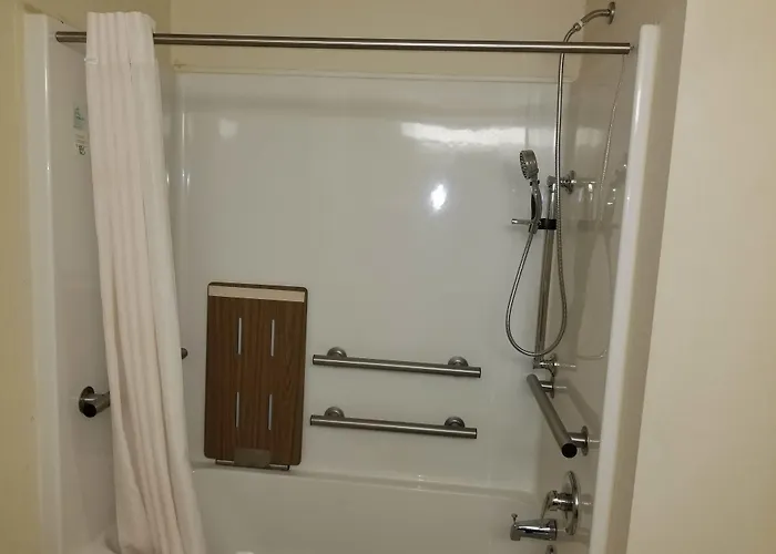 Home Inn & Suites