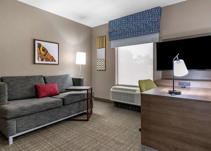 Hampton Inn & Suites Louisville East