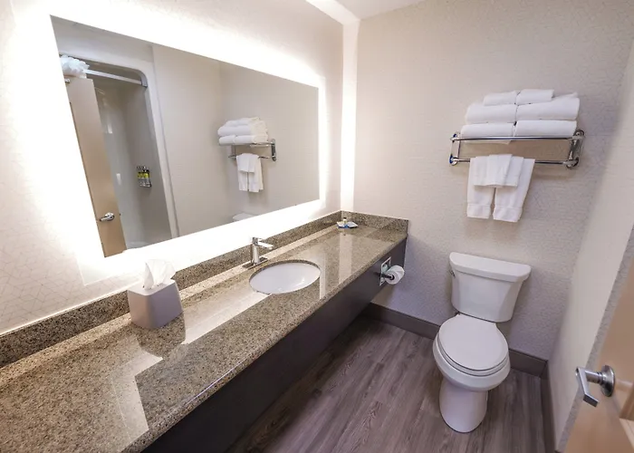 Holiday Inn Express And Suites Springfield Medical District By Ihg