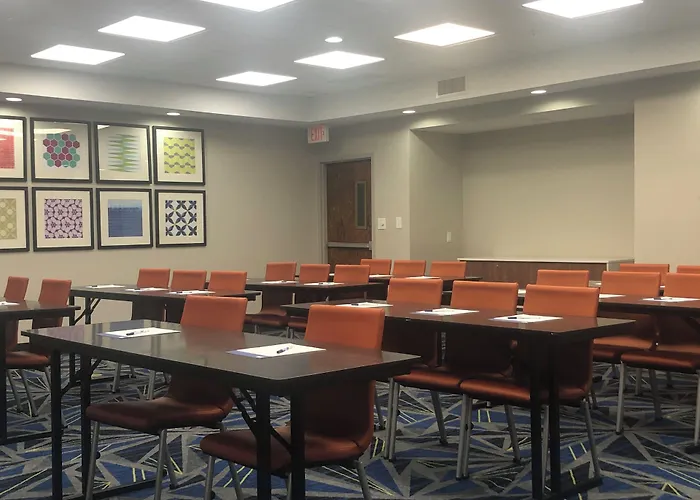Holiday Inn Express Hillsboro I-35 By Ihg
