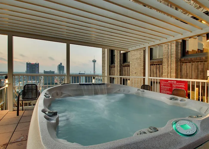 Drury Plaza Hotel San Antonio Riverwalk