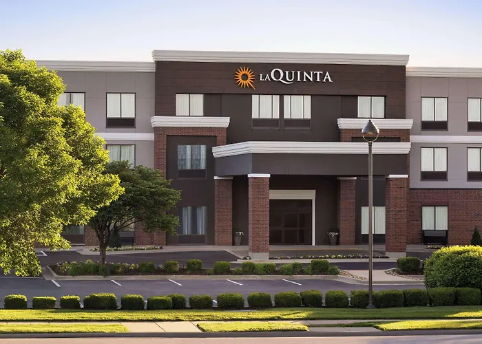 La Quinta Inn & Suites By Wyndham Springfield Airport Rte 66