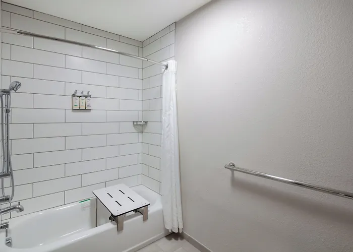 Holiday Inn Express Turlock By Ihg