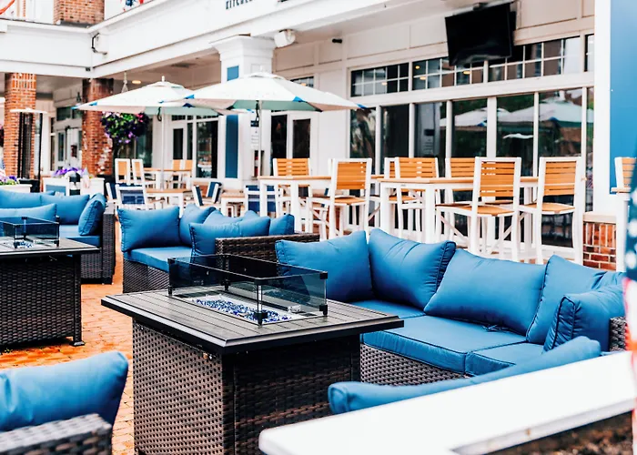 Salem Waterfront Hotel & Suites
