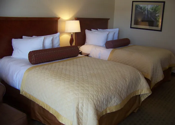 Norfolk Country Inn And Suites