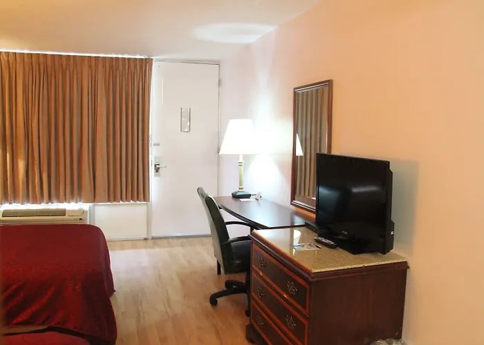 Norfolk Country Inn And Suites