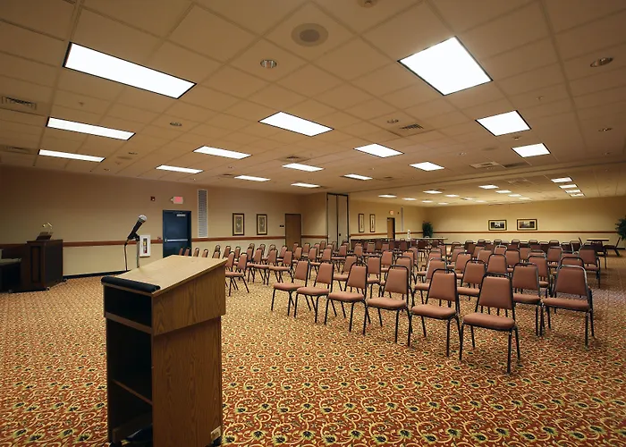 Boarders Inn & Suites By Cobblestone Hotels - Shawano