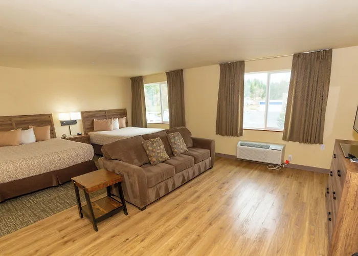 Clatskanie River Inn