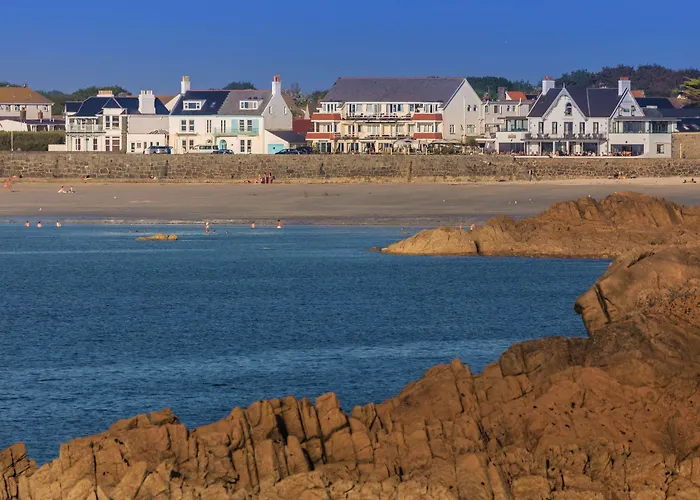 Cobo Bay Hotel