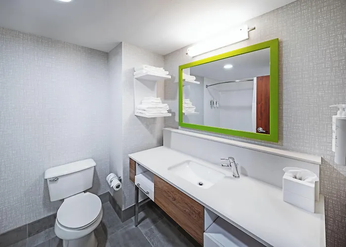 Hampton Inn & Suites Tulsa-Woodland Hills