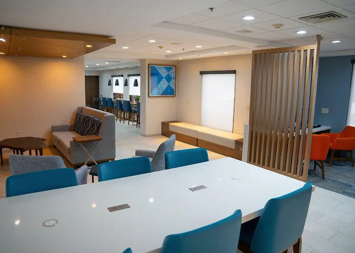 Holiday Inn Express Hotel & Suites West Chester By Ihg