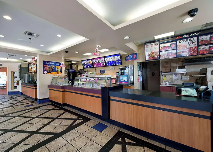 Howard Johnson Plaza By Wyndham By The Falls Niagara Falls