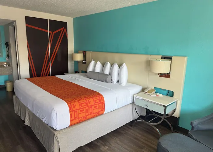 Howard Johnson By Wyndham Ft. Myers Fl