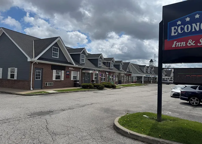 Economy Inn North Randall