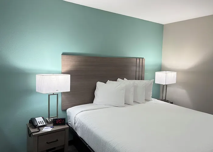 Baymont By Wyndham Pensacola At Nas Corry