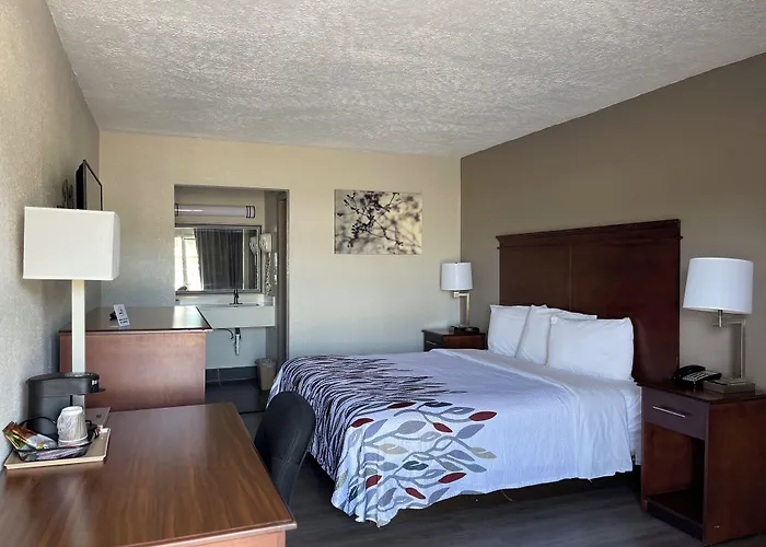 Red Roof Inn Lagrange