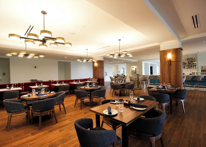 Doubletree By Hilton Clarksville Riverview