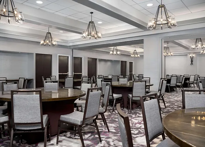 Embassy Suites By Hilton Crystal City National Airport