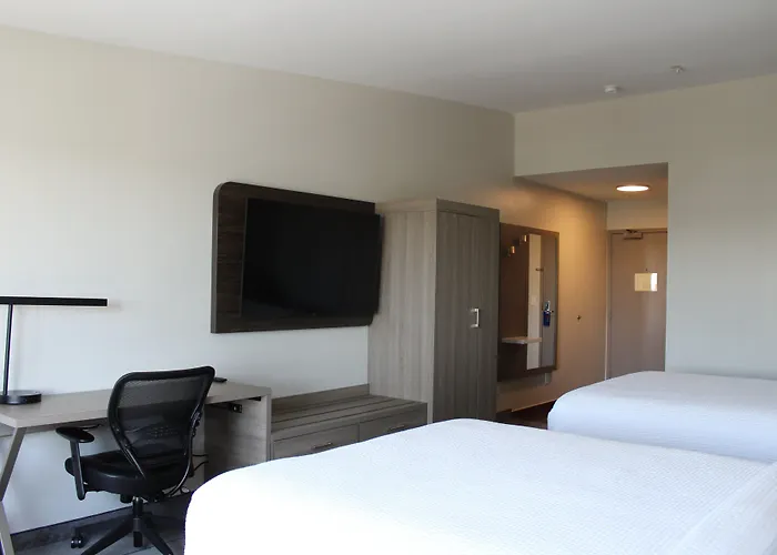 Holiday Inn Express Bakersfield By Ihg