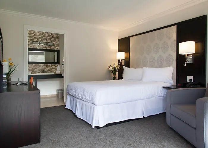Park Pointe Hotel