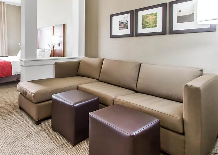 Comfort Suites West Omaha