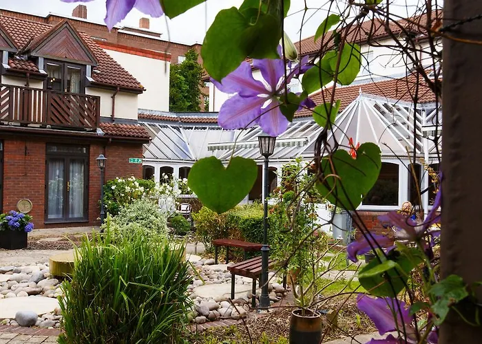 Kingston Lodge Hotel