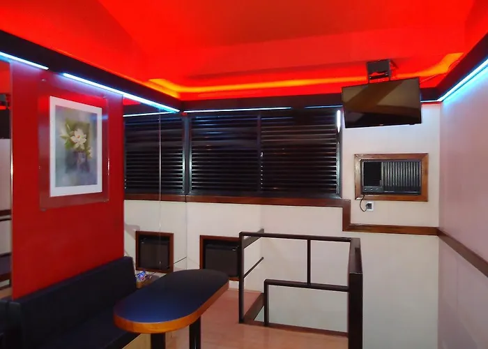 Motel Sunset (Adults Only)