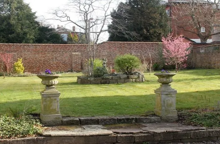 Aylestone Court