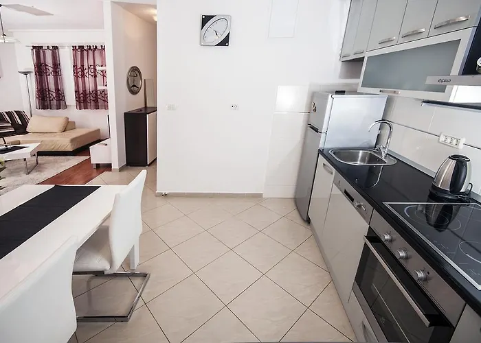 Znjan Beach Apartments