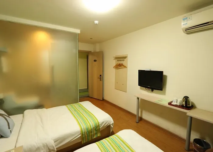 Pai Hotel Yining Huarui International Commerce And Trade City