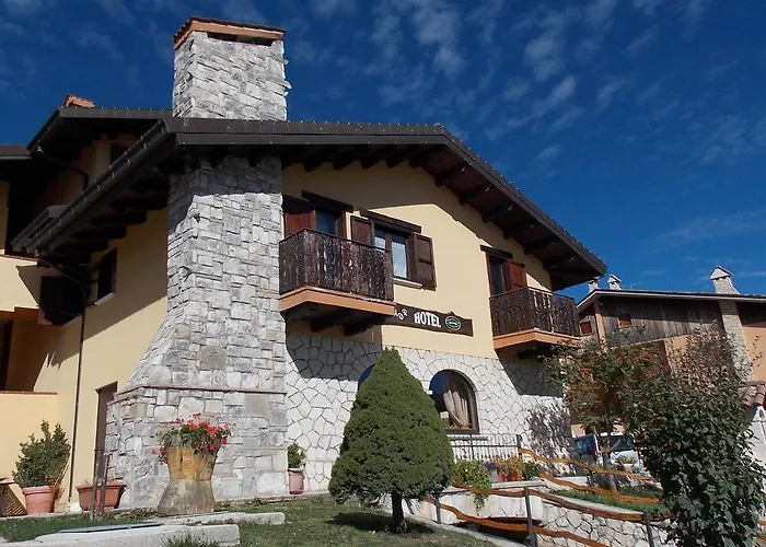Hotel Altopiano Delle Rocche