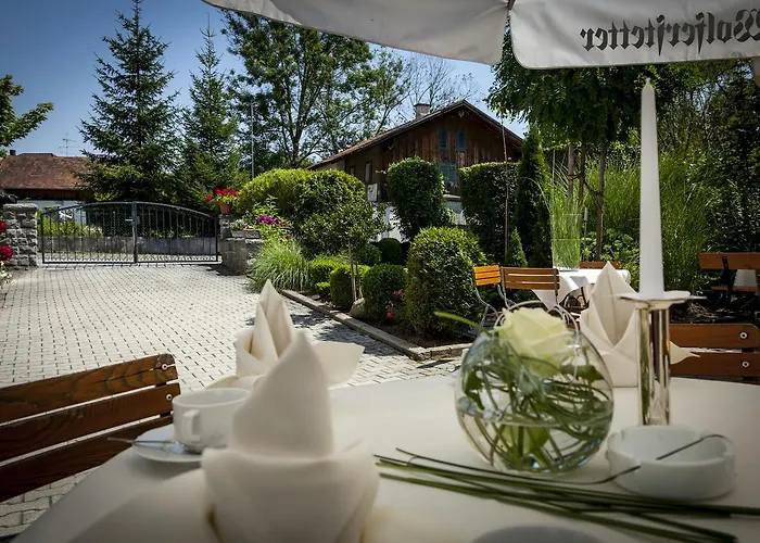 Hotel Wirtshaus Am Schloss