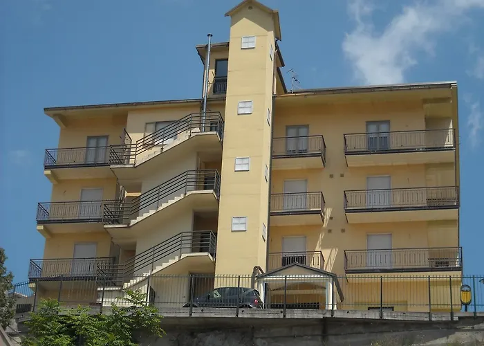 Hotel Caimo Bed-Breakfast
