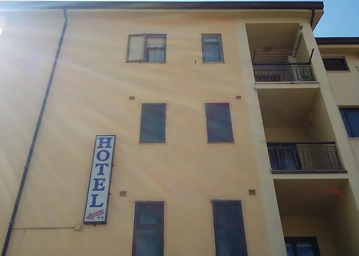 Hotel Caimo Bed-Breakfast