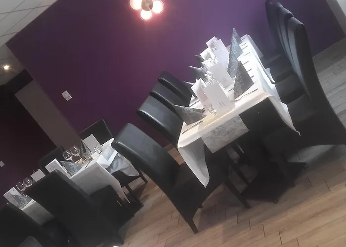 Logis Hotel Du Parc-Restaurant - Le Rouget De Lisle