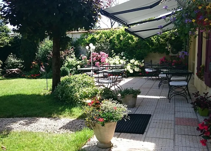 Logis - Hotel Restaurant Les Tilleuls
