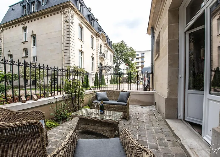 Les Suites Du Champagne De Venoge