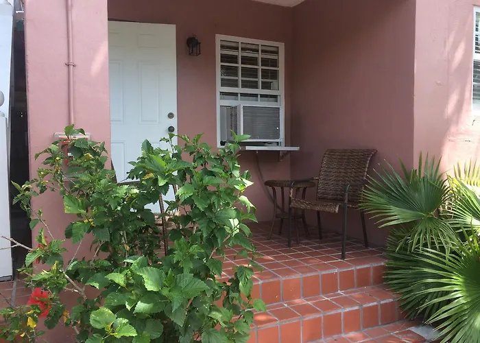 Courtney'S Place Historic Cottages & Inns