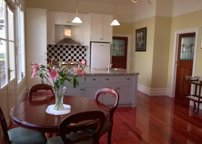 The Oaks Lilydale Accommodation
