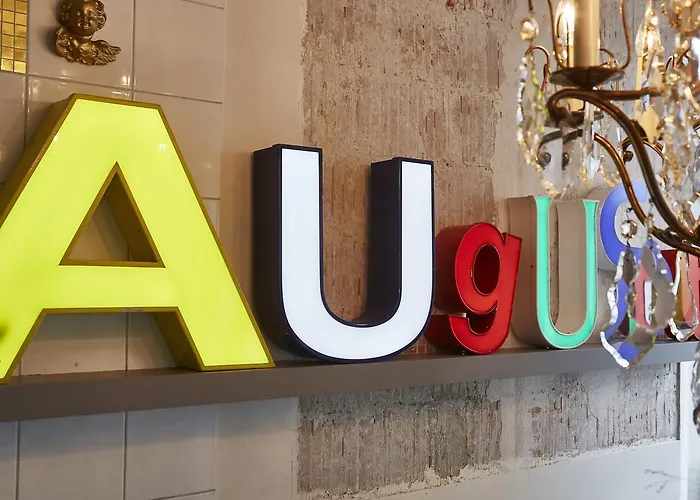 August Restaurant Hotel