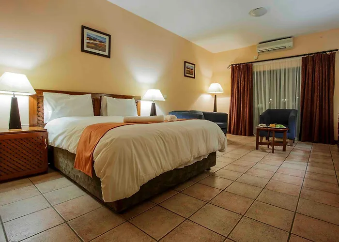 M'Kango Golfview Hotel
