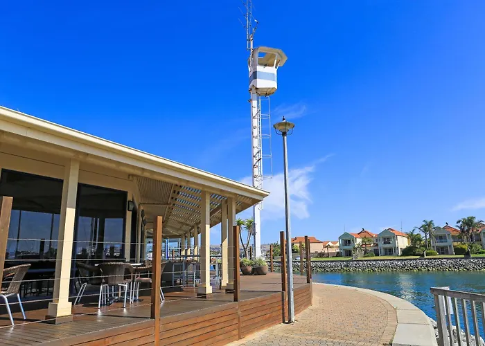 Marina Hotel