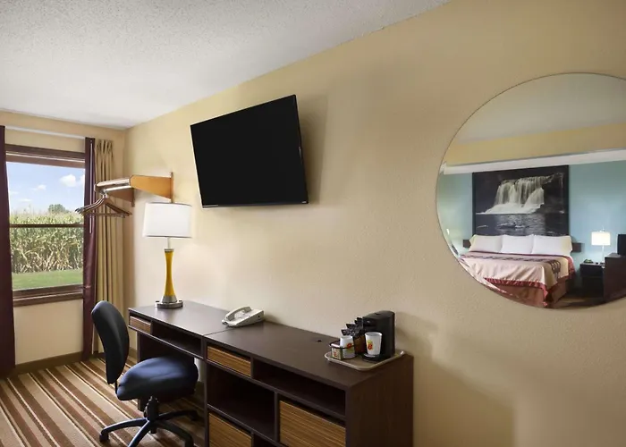 Super 8 By Wyndham Mattoon