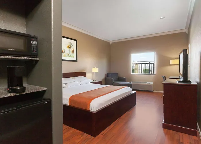 Lone Star Inn & Suites