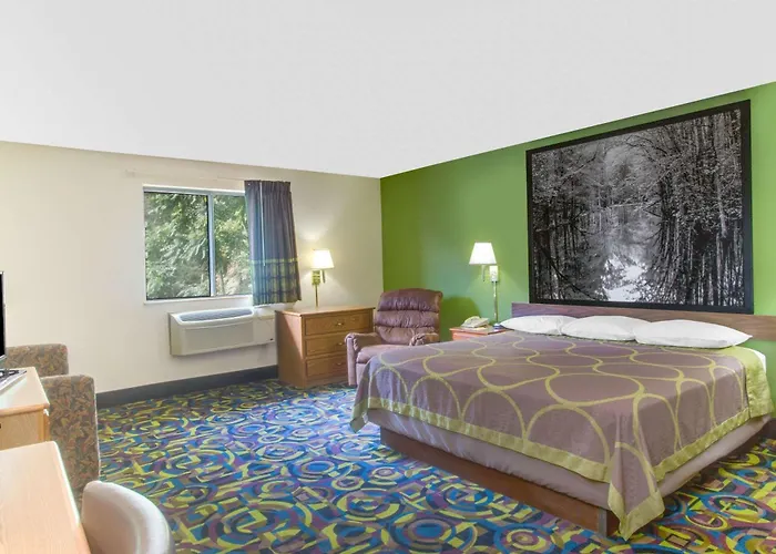 Super 8 By Wyndham Radford Va