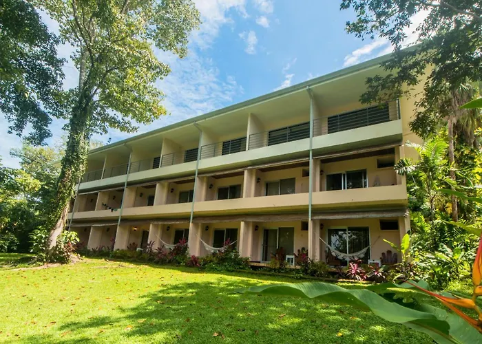 Karahe Beach Hotel